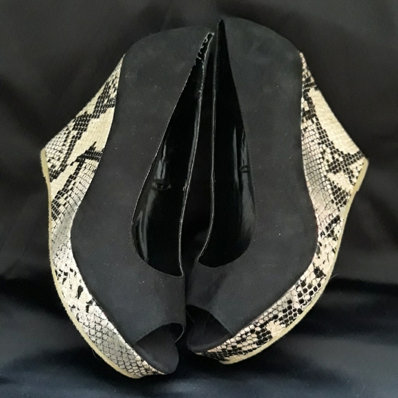 1990's Express Faux Snake Skin Open Toe Wedge Heels - Size 10 Black Suede Shoes - Picture 7 of 15